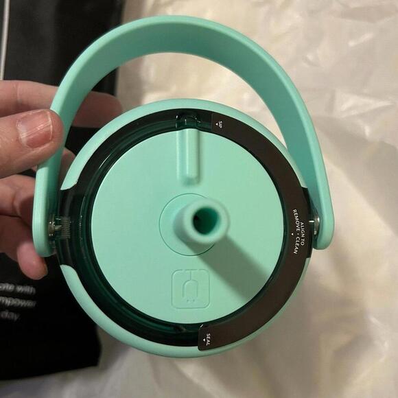 Brumate Resa Mint Green  25 oz with straw topper - Picture 6 of 6